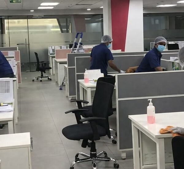 How Commercial Cleaning Services in Dubai Help Businesses Maintain High Standards