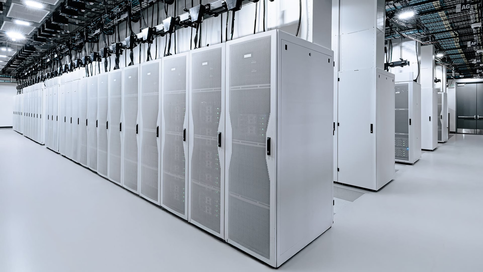 How Modern Data Centers Power Your Business Operations